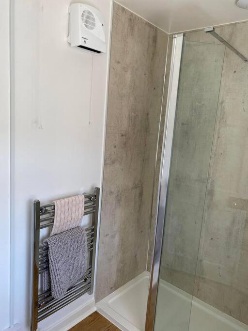 2 Bedroom House Overlooking Pierowall Bay, Westray Екстериор снимка