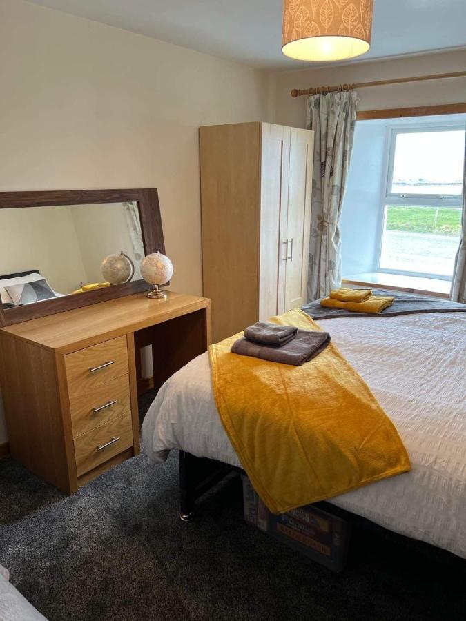2 Bedroom House Overlooking Pierowall Bay, Westray Екстериор снимка
