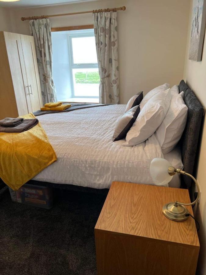 2 Bedroom House Overlooking Pierowall Bay, Westray Екстериор снимка